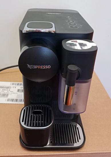 Капсульная кофеварка Nespresso Lattissima One EN510.B Б/у