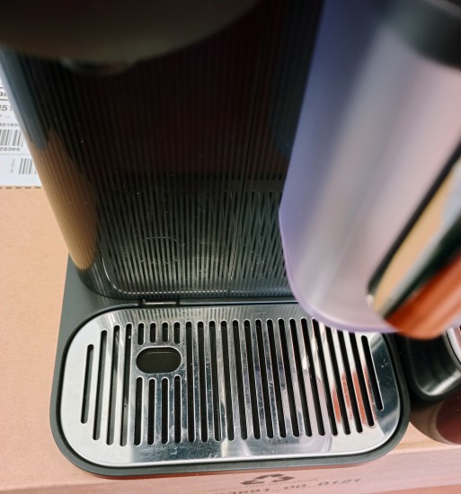 Капсульная кофеварка Nespresso Lattissima One EN510.B Б/у